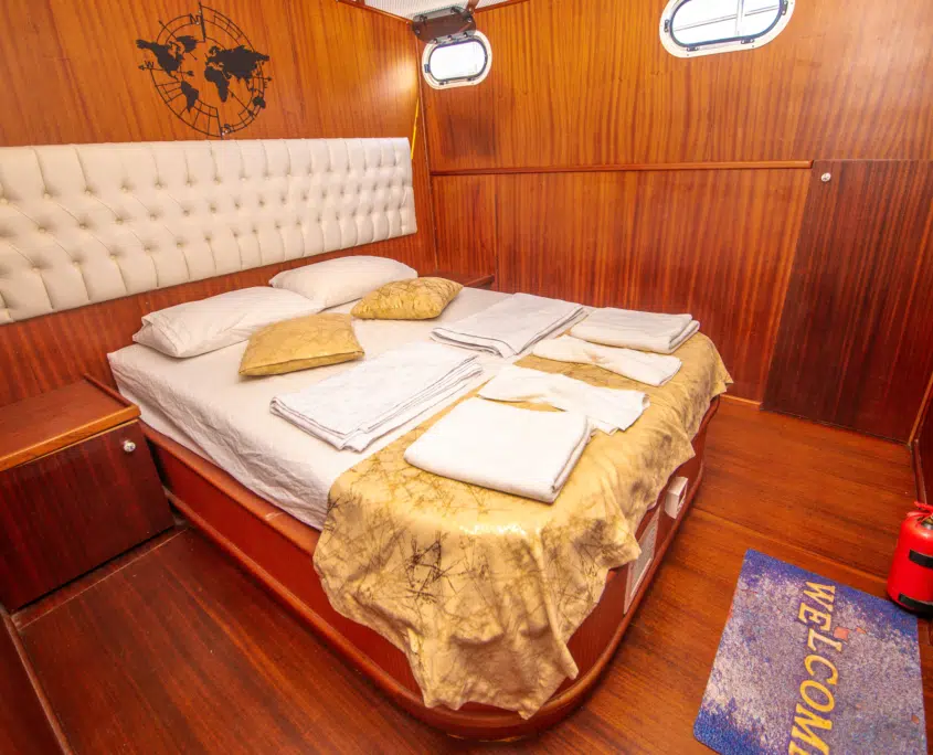 Royal SNS Double Bed Cabin